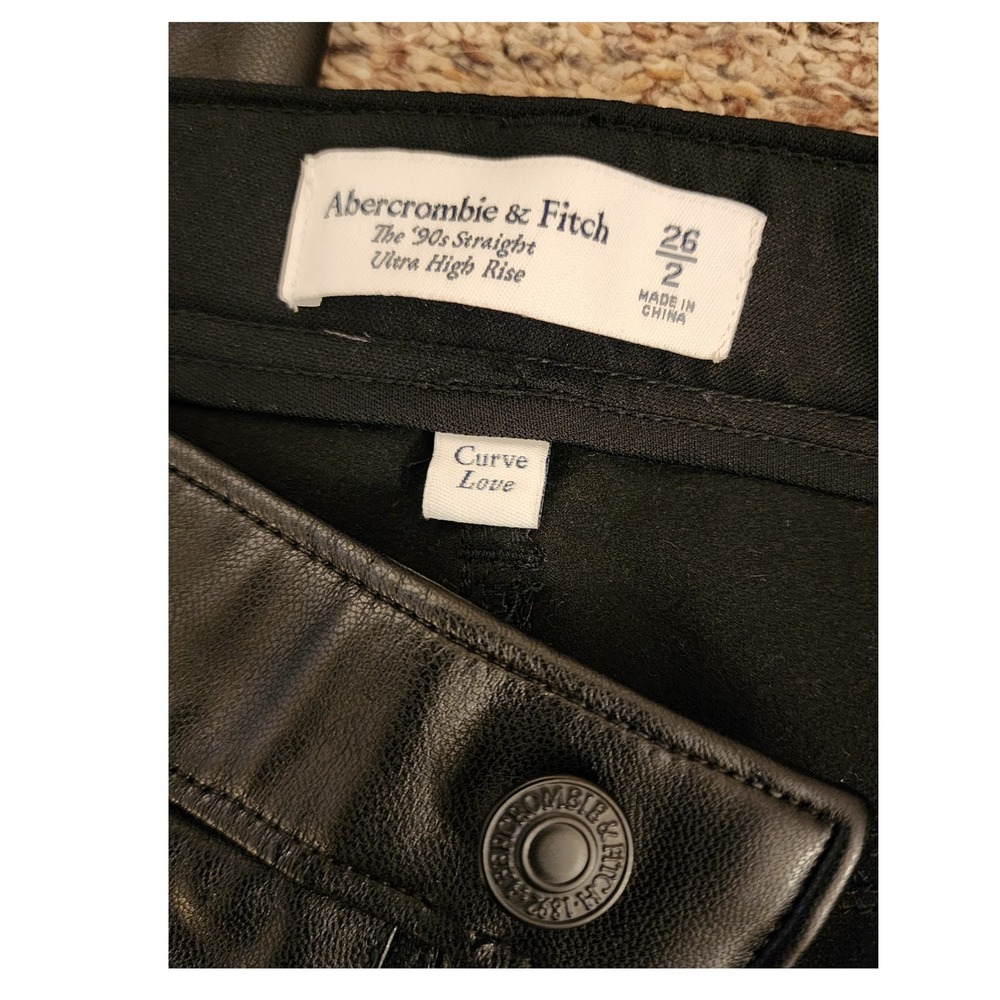 Abercrombie Curve Love 90s Straight Ultra High Rise Vegan Leather Pants 26/2 - Picture 7 of 9